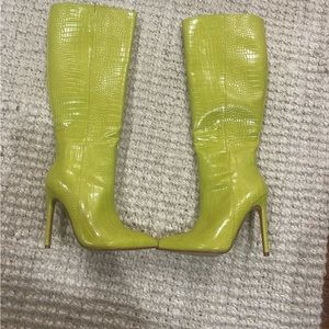 Heeled boots